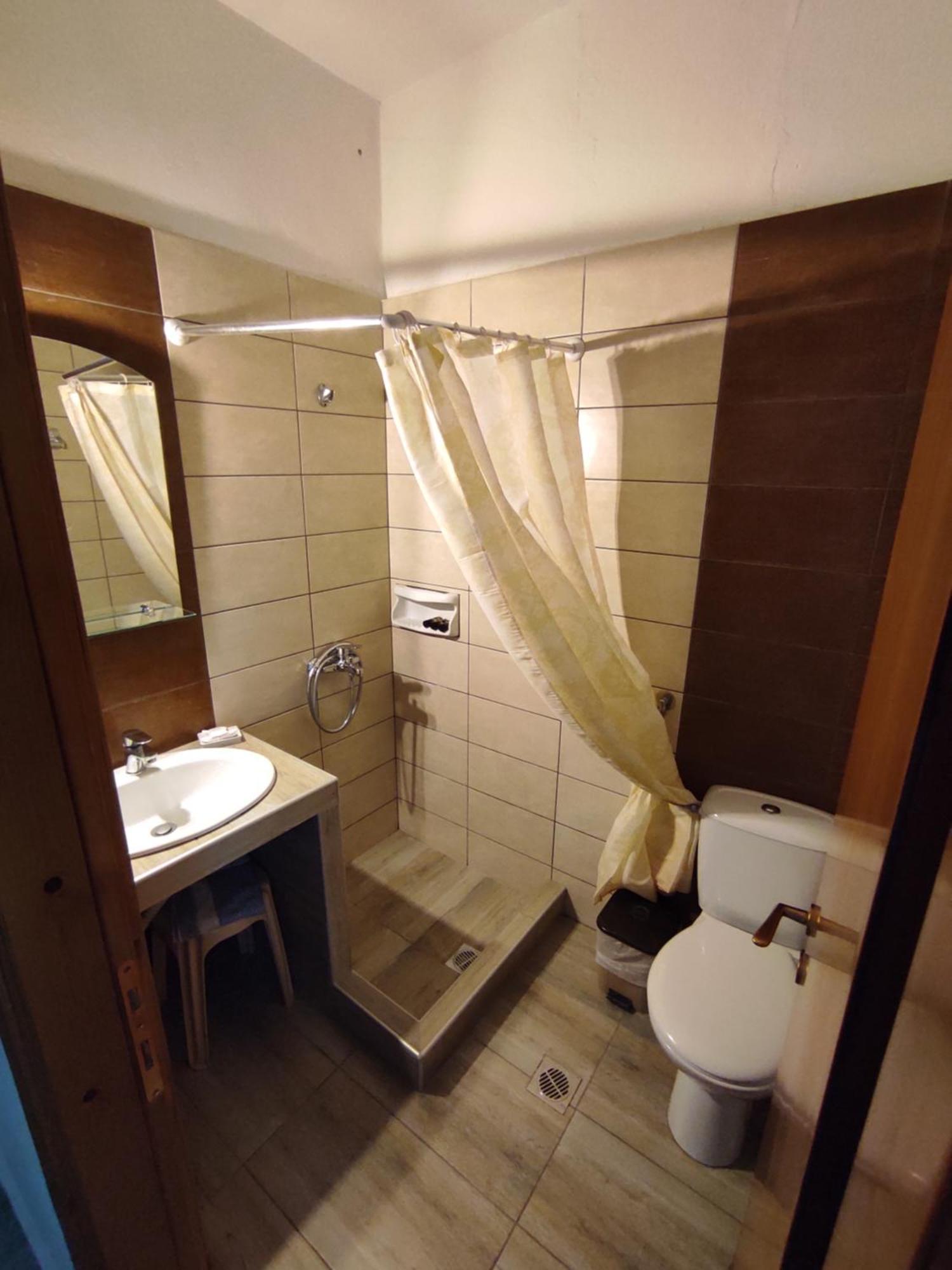Ενοικιαζόμενα Δωμάτια Ενιπεύς- Rooms Enipeas Літохоро Екстер'єр фото